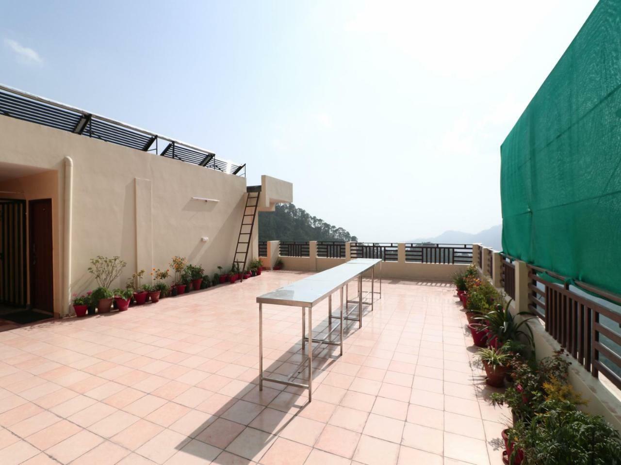 Oyo 15528 Green Roof Hotel & Resort Nainital Exterior photo